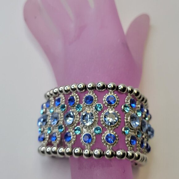 Blue Sparkling Crystal Stretch Rhinestone Bracelet - Picture 2 of 11
